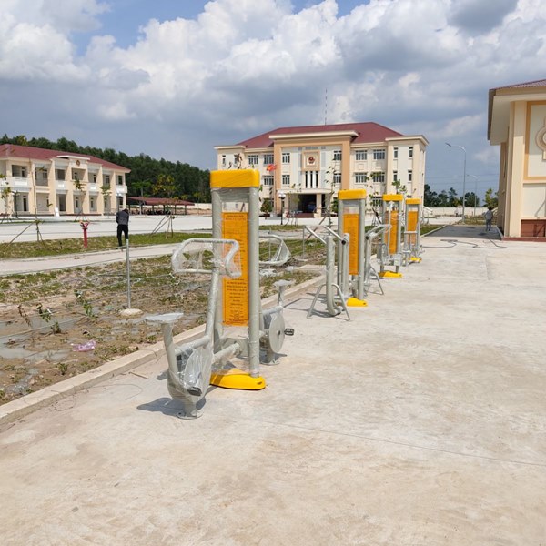 dụng cụ tập thể dục ngoài trời
