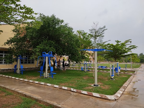 dụng cụ tập thể dục ngoài trời