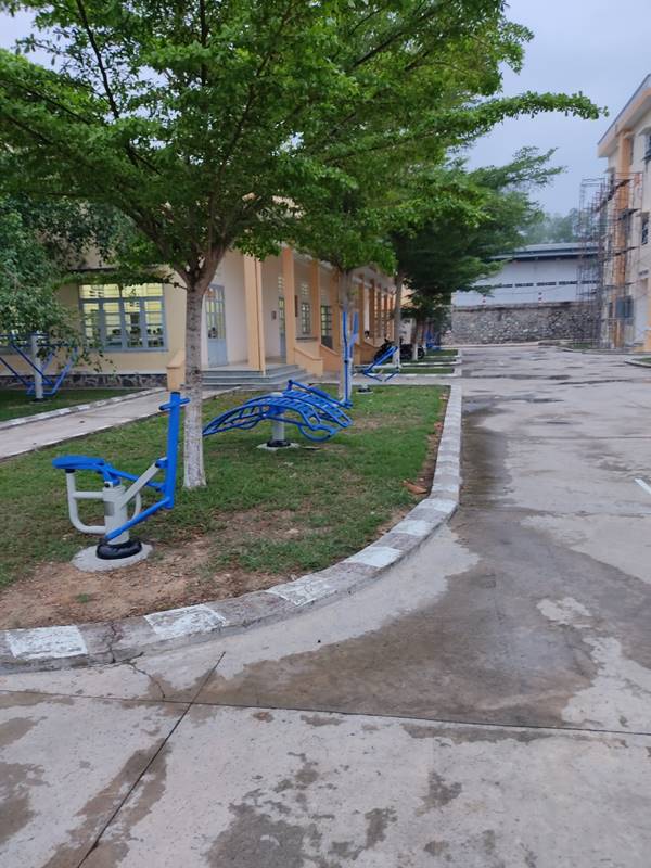 dụng cụ tập thể dục tại công viên