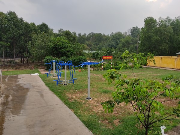 dụng cụ tập thể dục tại công viên