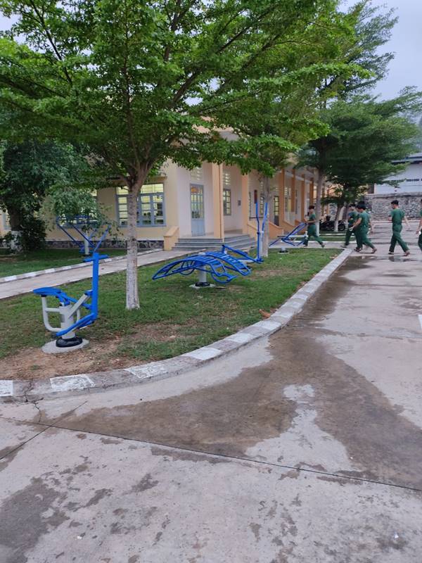 dụng cụ tập thể dục tại công viên