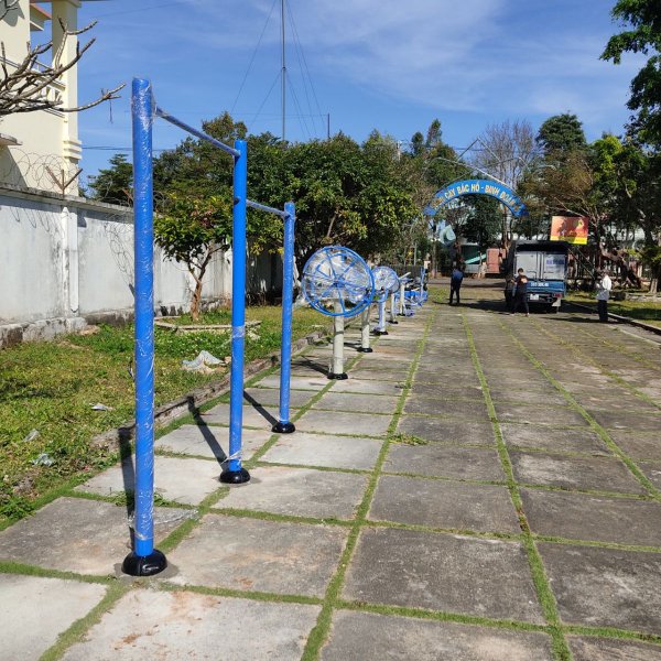 dụng cụ thể thao trường học