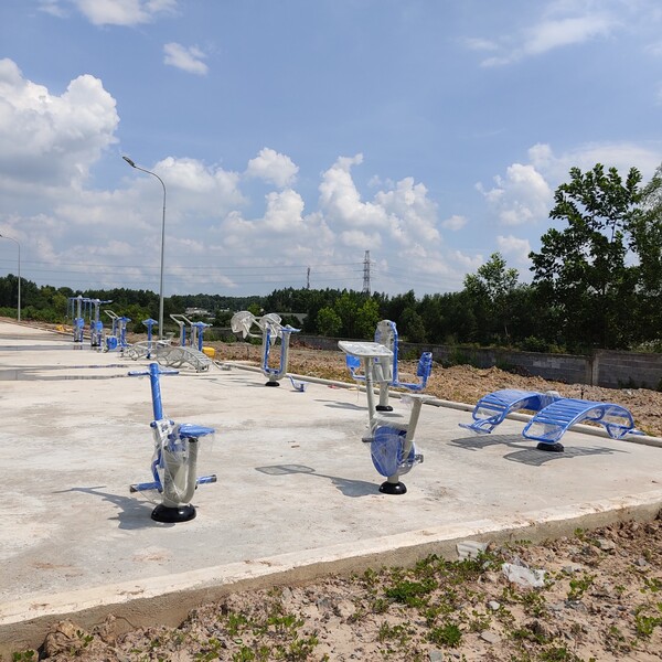 thiết bị tập thể dục ở công viên