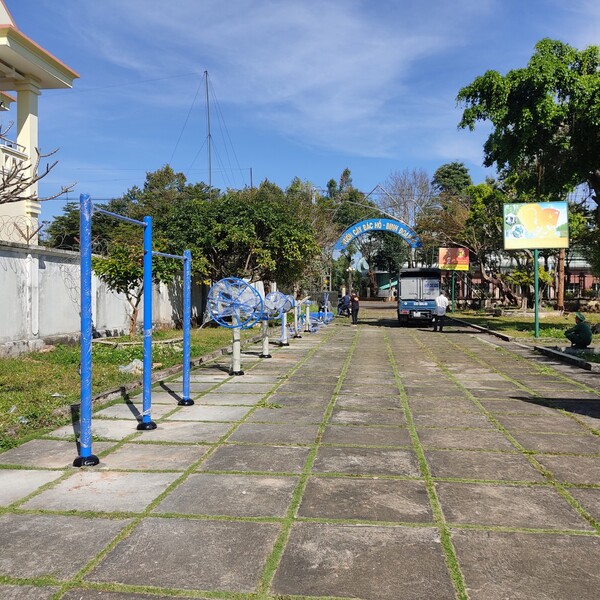 thiết bị tập thể dục ở công viên