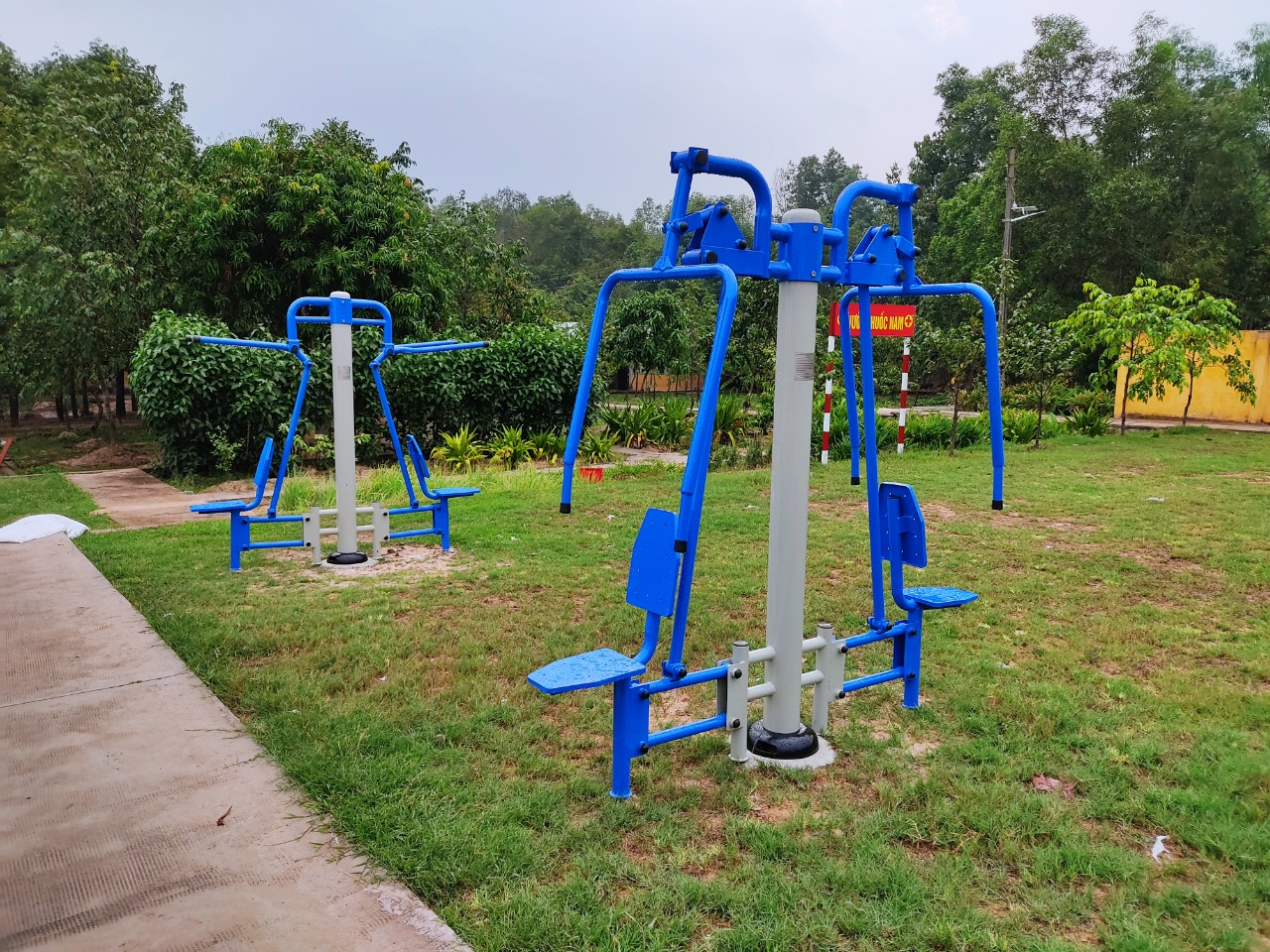 Thiết bị tập thể thao ngoài trời