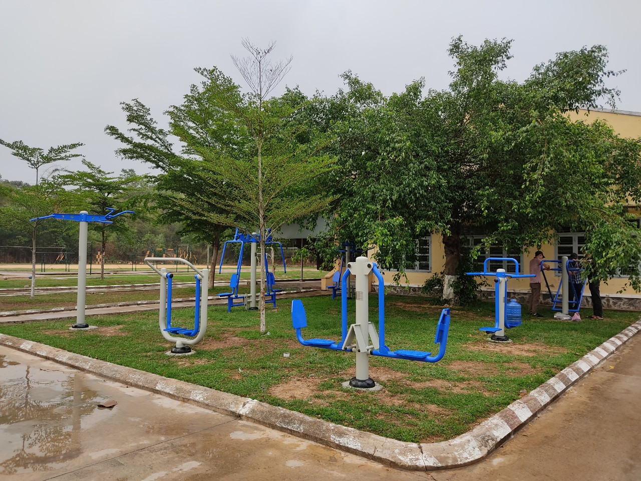 Thiết bị thể dục công cộng
