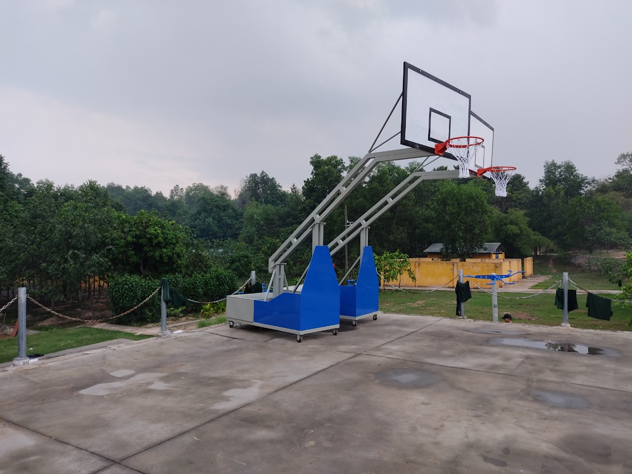 Thiết bị thể dục công cộng
